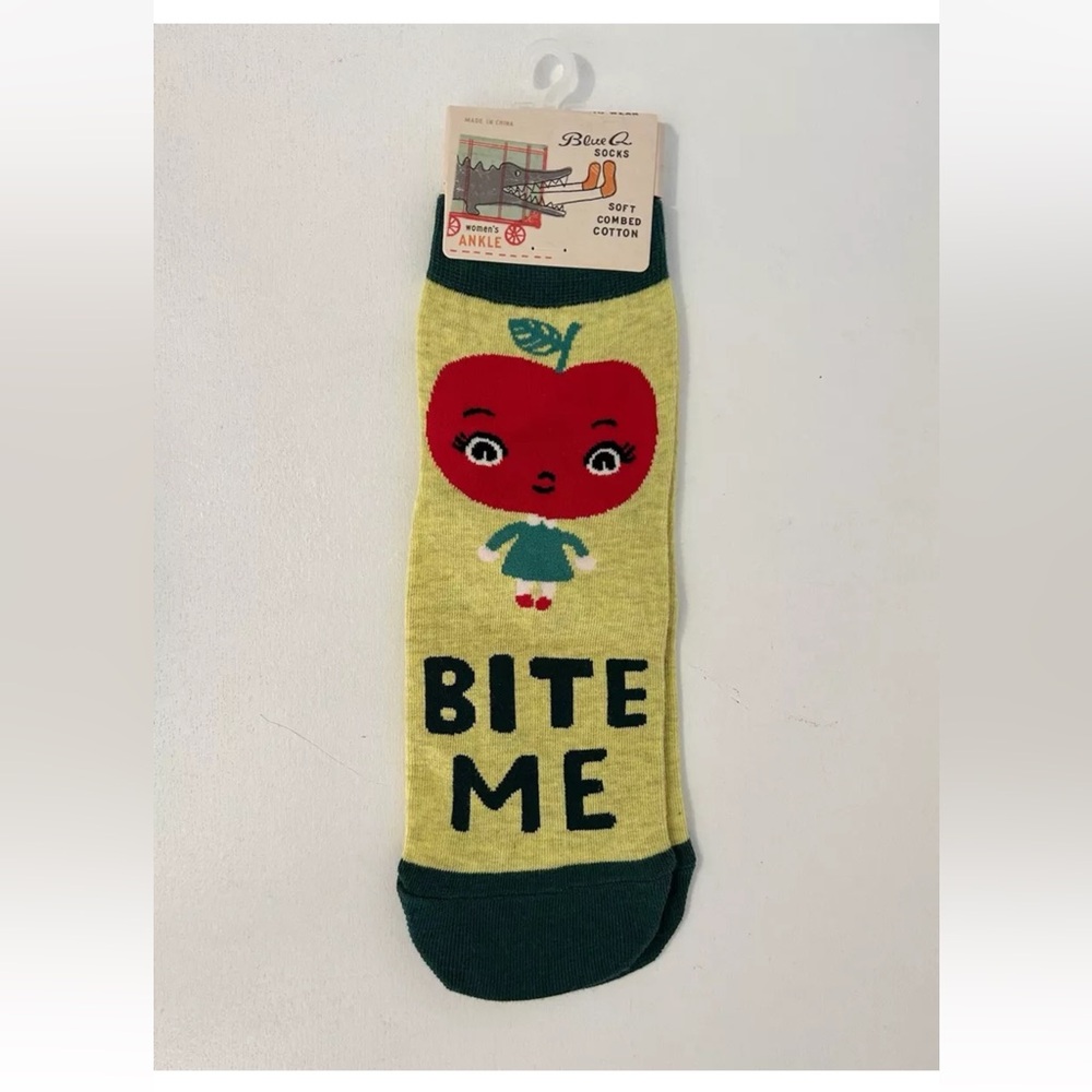 Blue Q Socks “Bite Me” Women's Ankle Socks Size 5-10 NWT Apple Girl Green